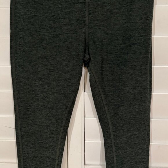 ALO Yoga Black Leggings - Picture 3 of 9